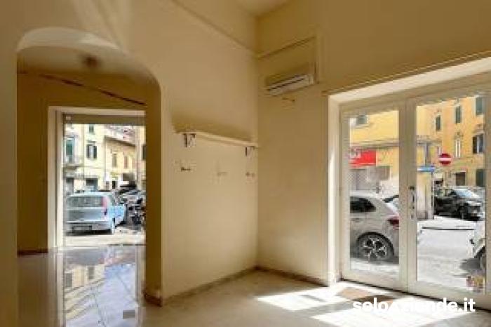 Affitto Locali commerciali e artigianali AFFITTASI CENTRALISSIMO A LIVORNO FONDO 50 MQ  a Livorno (LI)